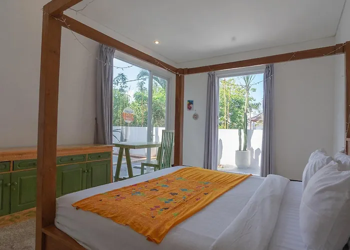 Margarita Villa *